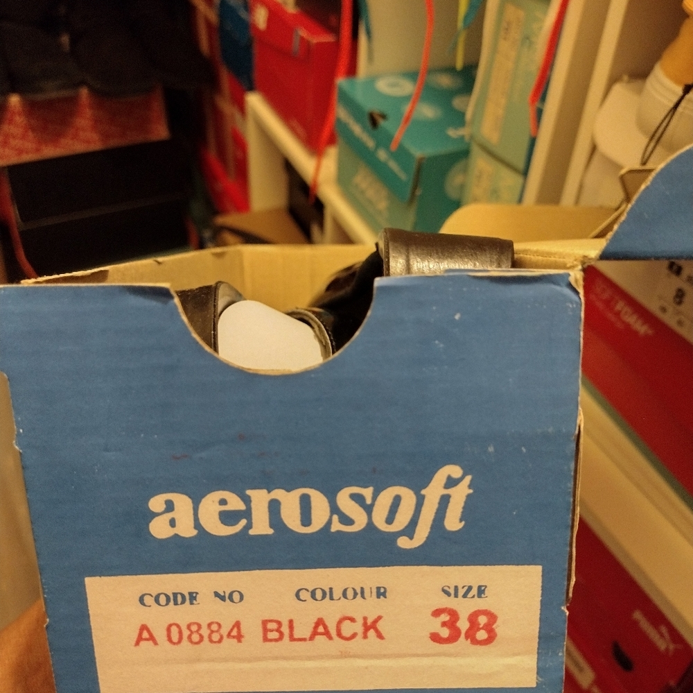 Woman's Aerosoft thong sandals